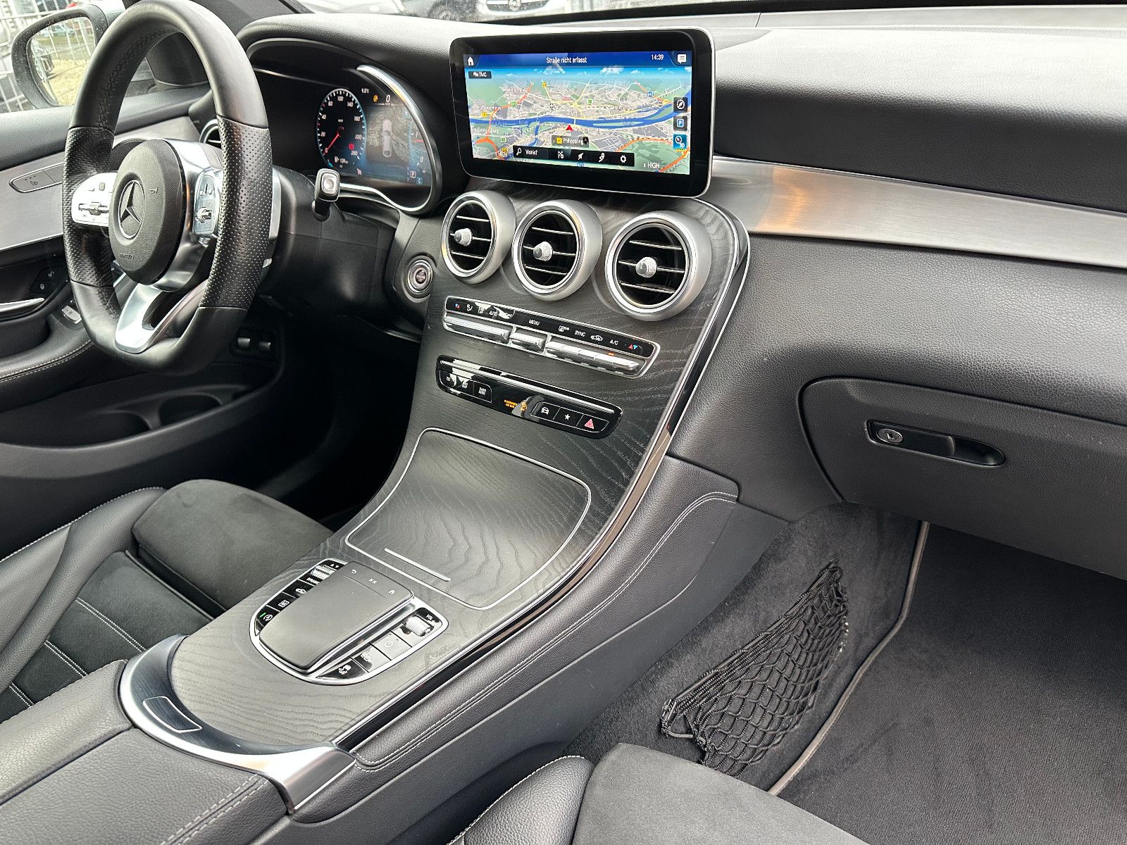 Fahrzeugabbildung Mercedes-Benz GLC 200 d 4 MATIC COUPE AMG PAKET*AHK+KAM*