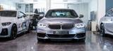 BMW M550i xDrive GLASDACH*SOFT-CLOSE*KEYLES*H&K*VOLL - BMW M550: Limousine