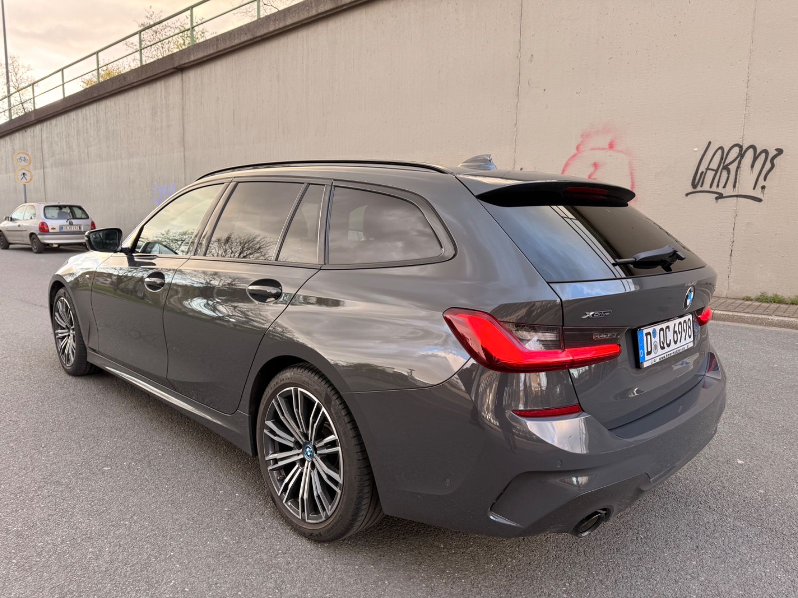 BMW 320 3 Touring 320 d xDrive M Sport foto 3