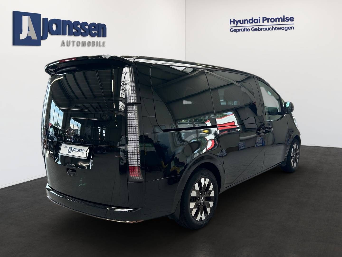Fahrzeugabbildung Hyundai STARIA 7-Sitzer SIGNATUR/PDC/Navi/Rückfahrkamera