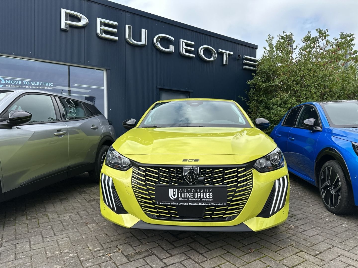 Fahrzeugabbildung Peugeot 208 Allure Hybrid 110 e-DSC6 Navi  ACC CarPlay