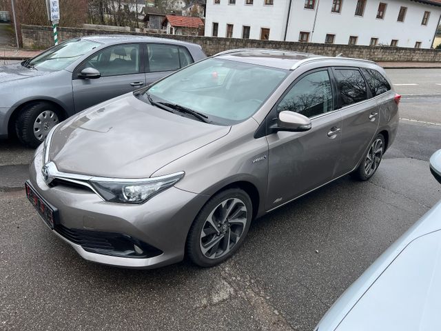 Toyota Auris Touring Sports Hybrid Design Edition