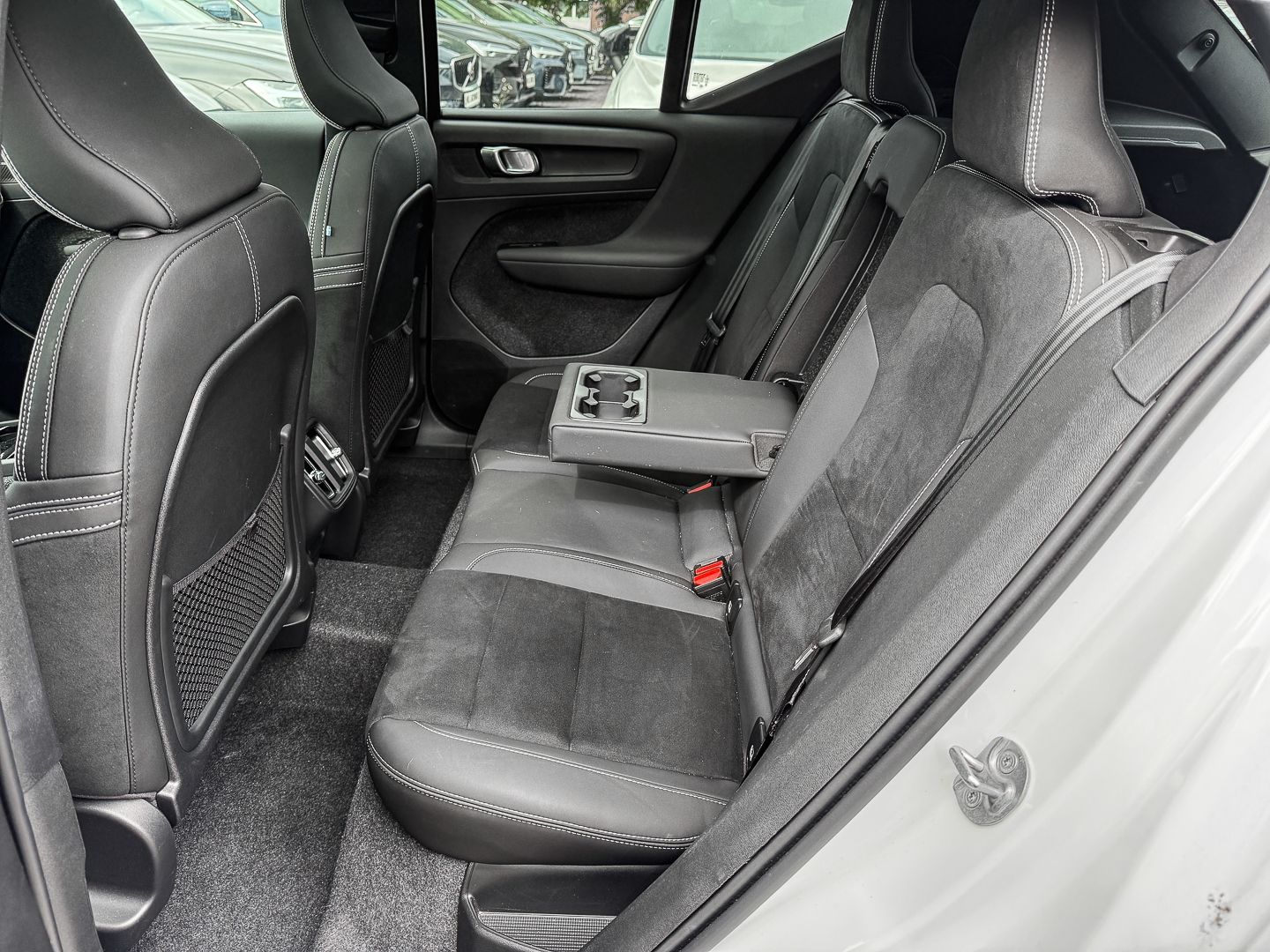 Volvo XC40 B3 B Ultra Black Edition 2WD StandHZG AHK M foto 17