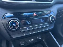 Fahrzeugabbildung Hyundai Tucson 1.6 CRDi *AHK*NAVI*KAMERA*LED*1.Hd.*