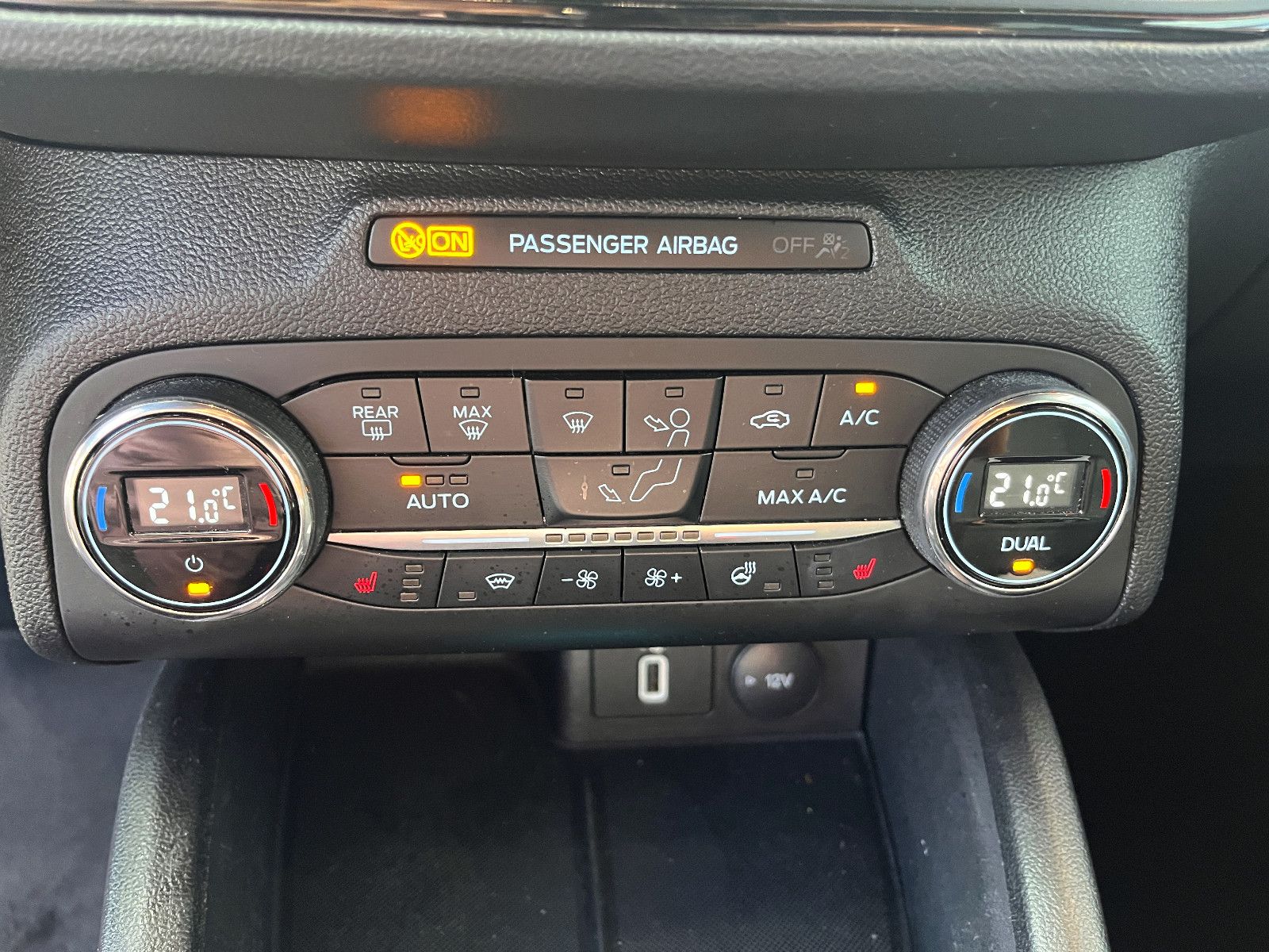 Fahrzeugabbildung Ford Focus Turnier ST-Line