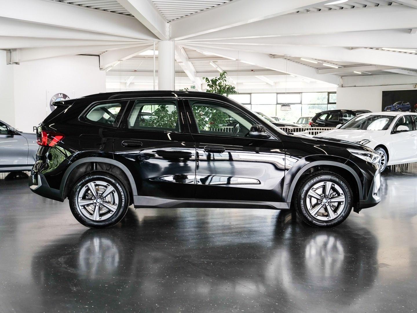 BMW X1 sDrive18d Aut Nav LED Parkass+RFK+PDC Shz 17", миниатюра 4