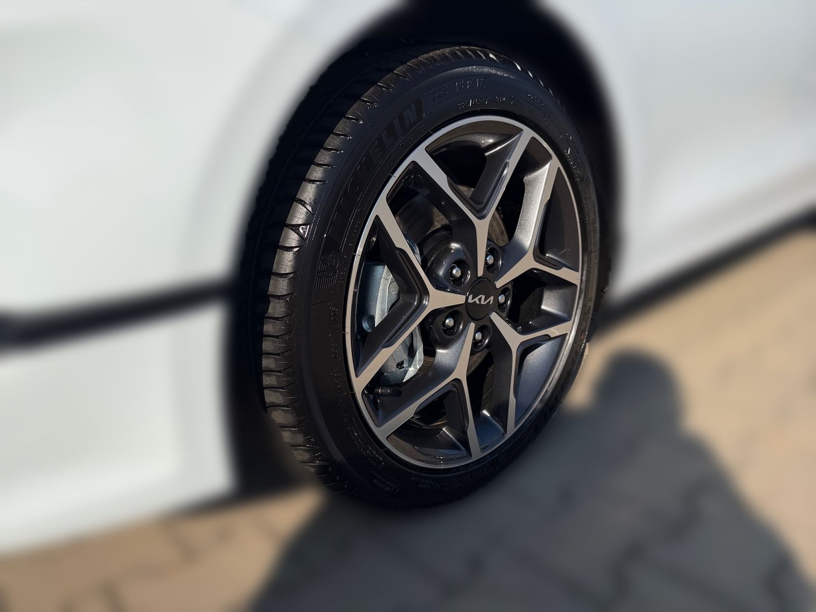 Fahrzeugabbildung Kia CEED_5 1.5T 48V DCT 140 ULTIMATE DES JBL