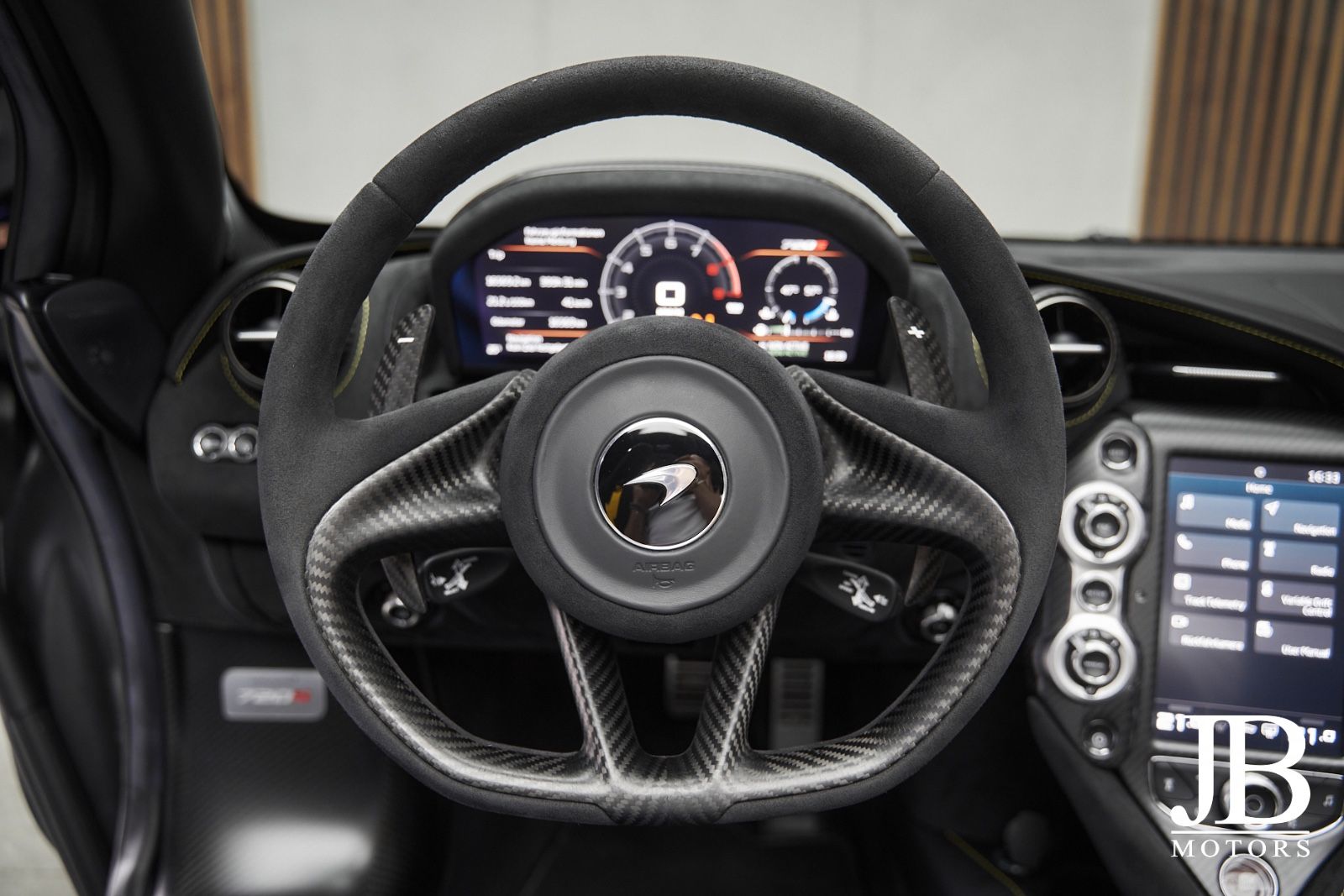 Fahrzeugabbildung McLaren 720s Spider MSO Carbon B&W Sound Lift Novitec