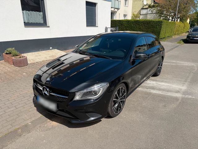 MERCEDES-BENZ Mercedes Cla 220 ShoothingBreak Top Aussta...