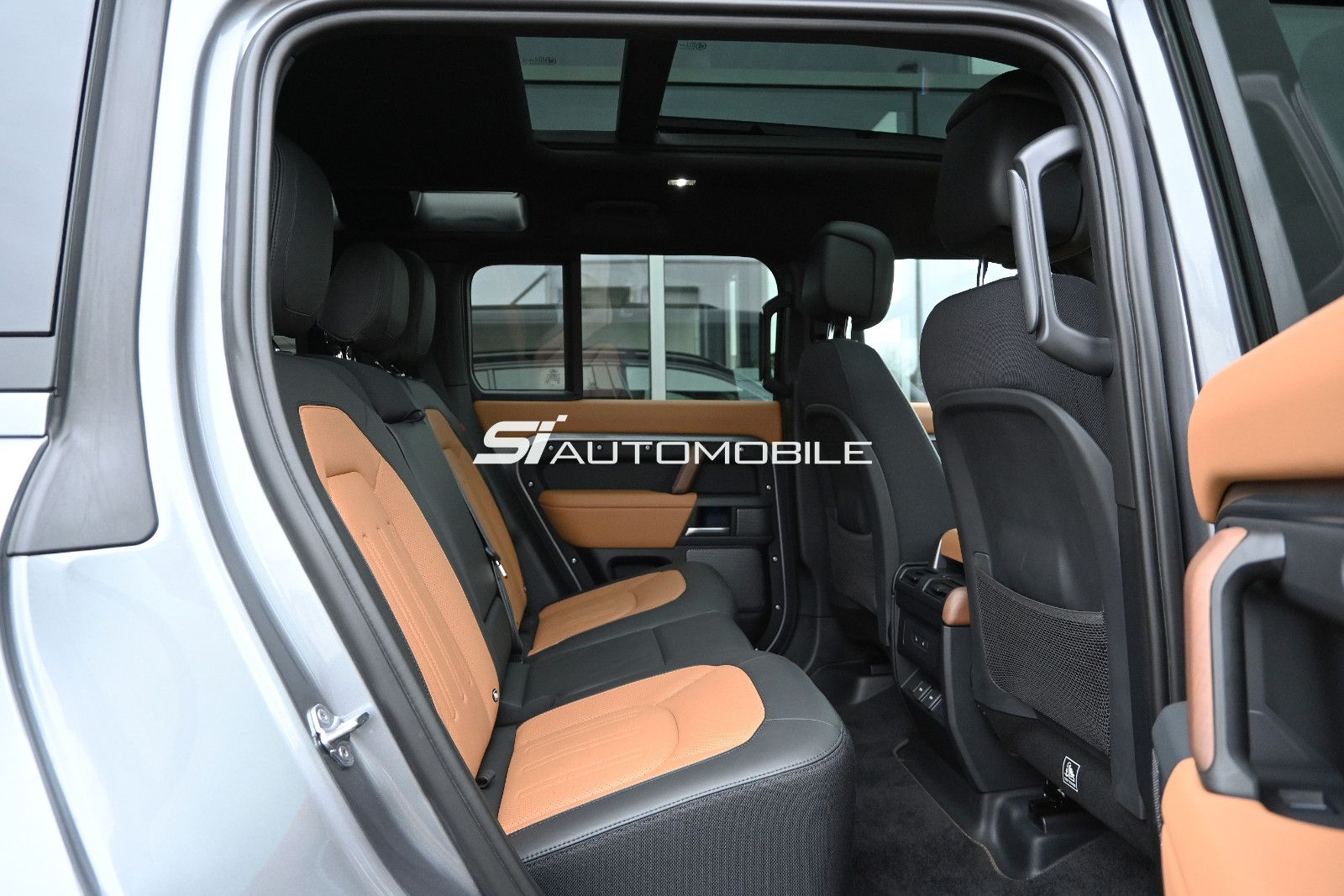 Fahrzeugabbildung Land Rover Defender 'X' D300 AWD °°UVP 125.666€°°VOLL°°