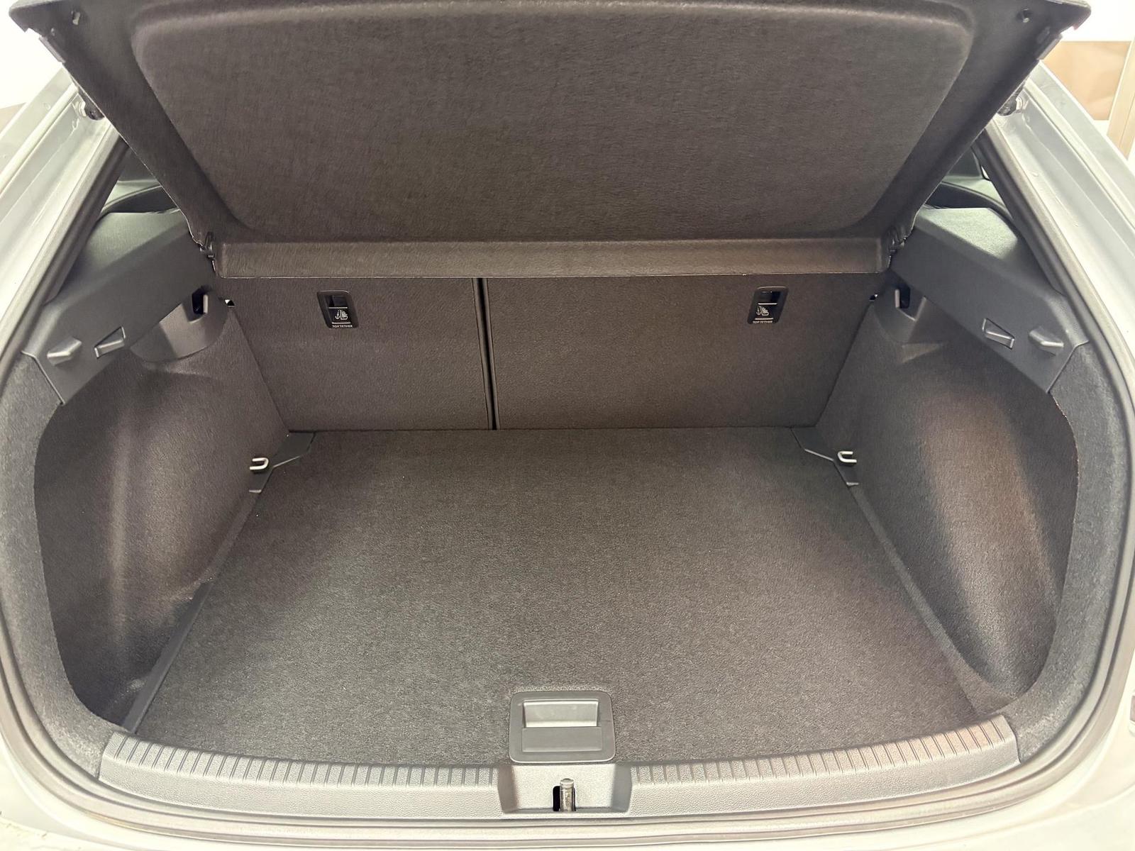 Volkswagen Taigo R-LINE SHZ BLACK PACK MATRIX ACC 1.0 TS..., миниатюра 7