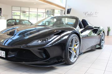 Ferrari F8 Spider LIFT+Carbon+Kamera+Deutsches Fahrzeug