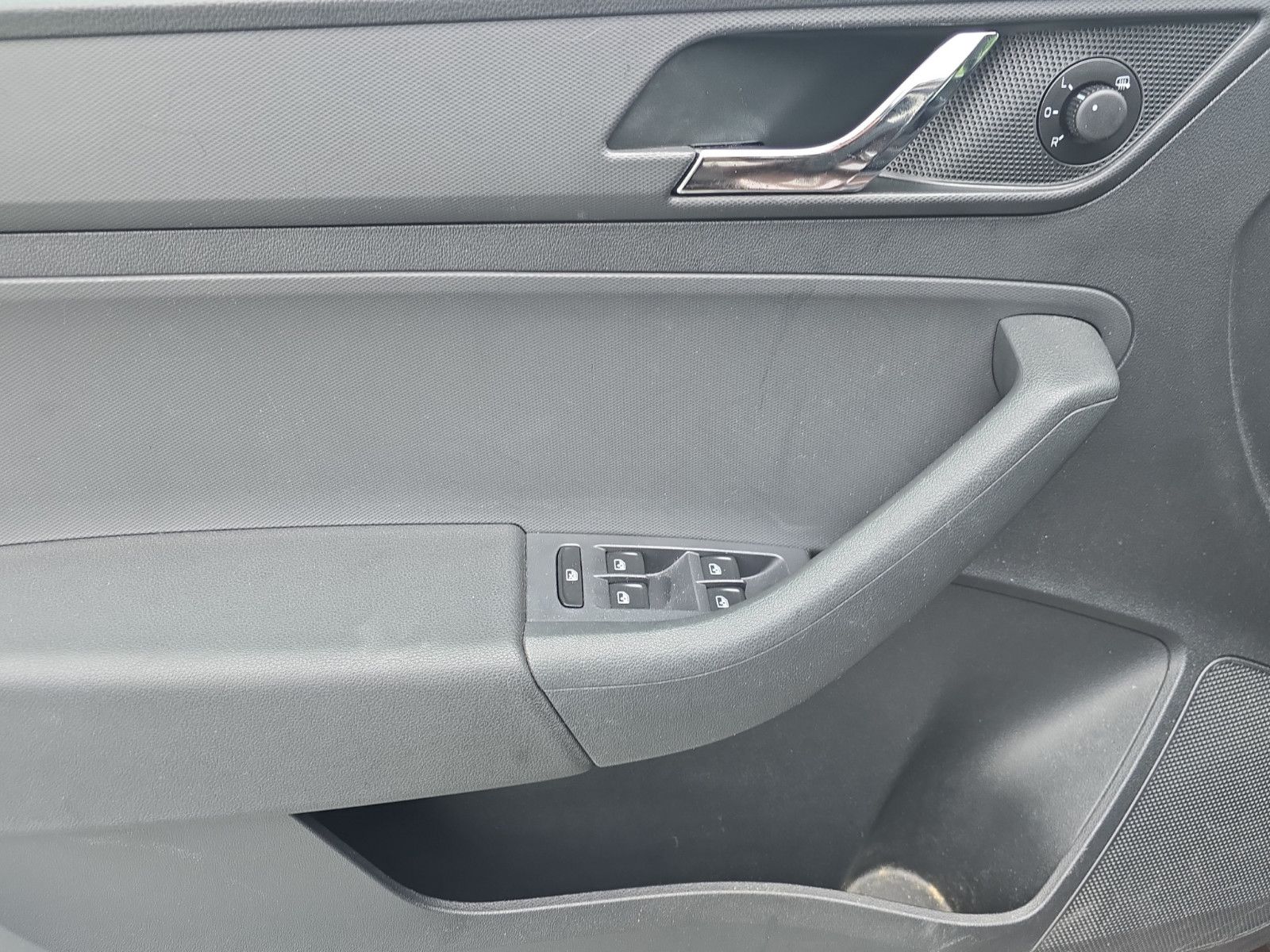 Fahrzeugabbildung SKODA Rapid Spaceback Ambition/KLiMA/PDC/TÜV NEU