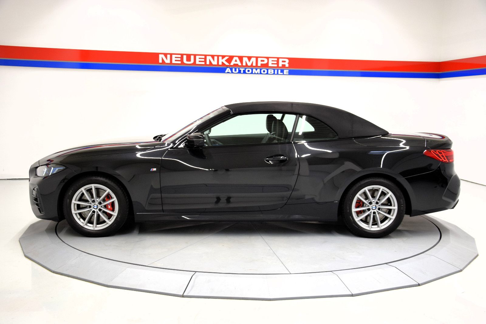 Fahrzeugabbildung BMW M440 i xDrive Cabrio Facelift ACC H&K HeadUp