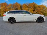BMW 540i xDrive Touring A - - BMW 540: Weiß