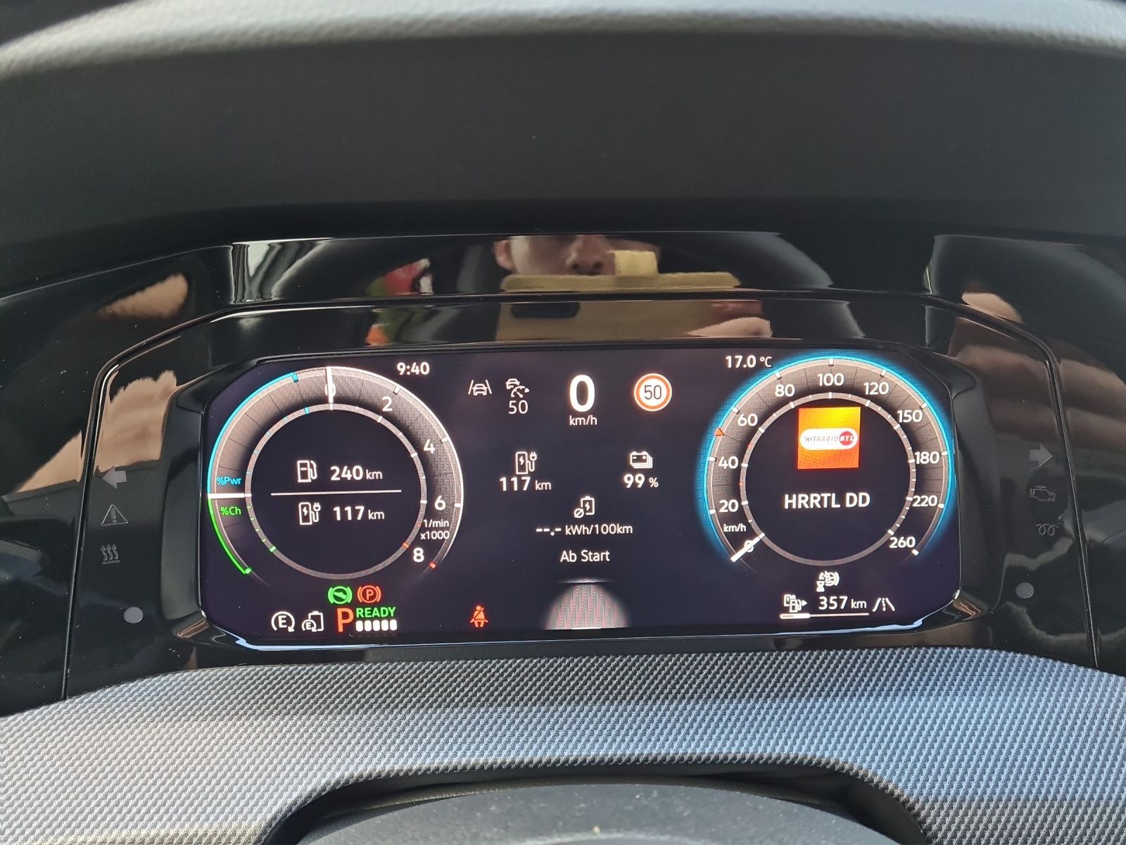 Fahrzeugabbildung Volkswagen Golf VIII GTE Matrix HUD AHK 360° DCC ACC Keyles