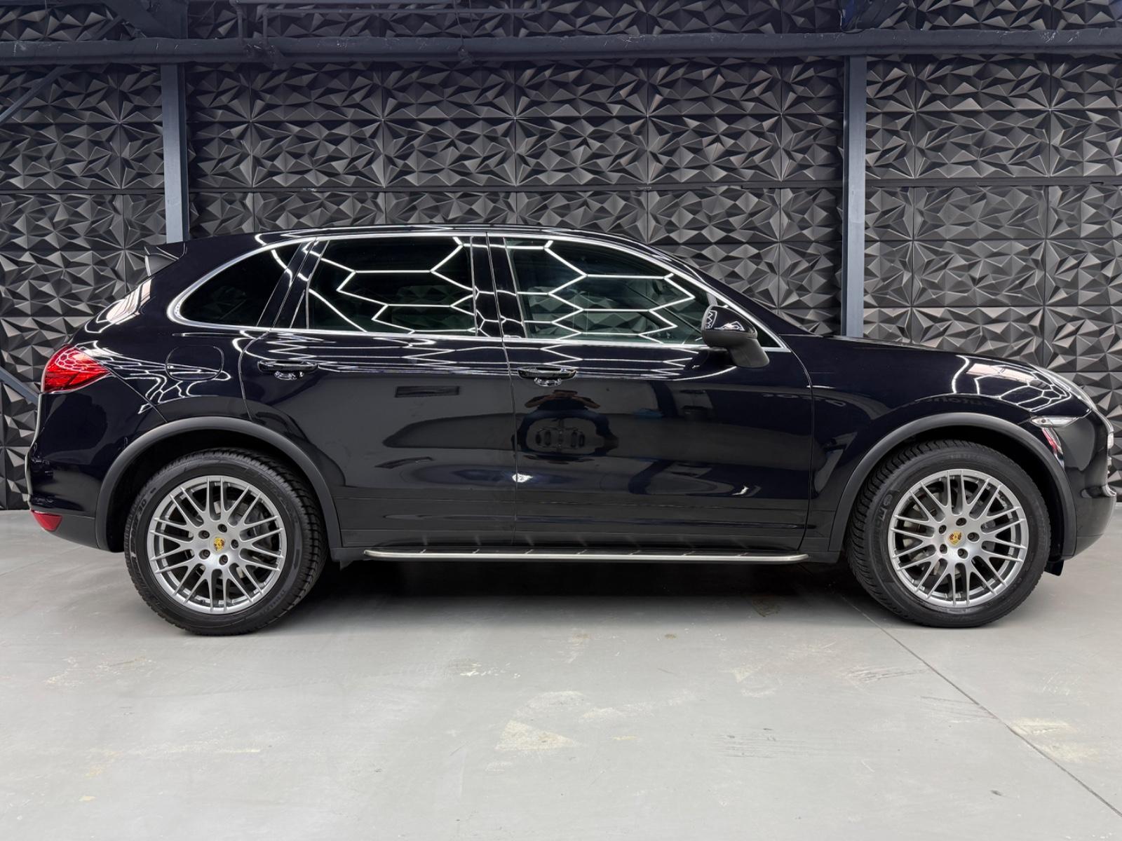 PORSCHE CAYENNE DIESEL 3.0 V6 245ch 4X4 - PNEUMATIQUE - TOIT PANORAMIQUE - CUIR - CAMÉRA DE RECUL - XÉNON