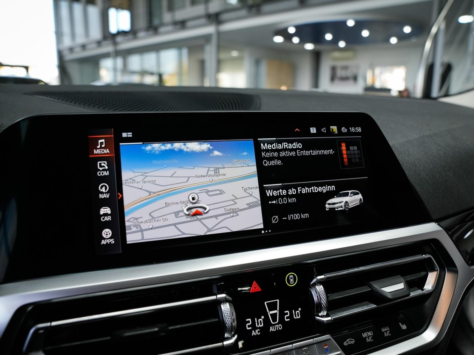 BMW 320d xDrive Touring Sport Line