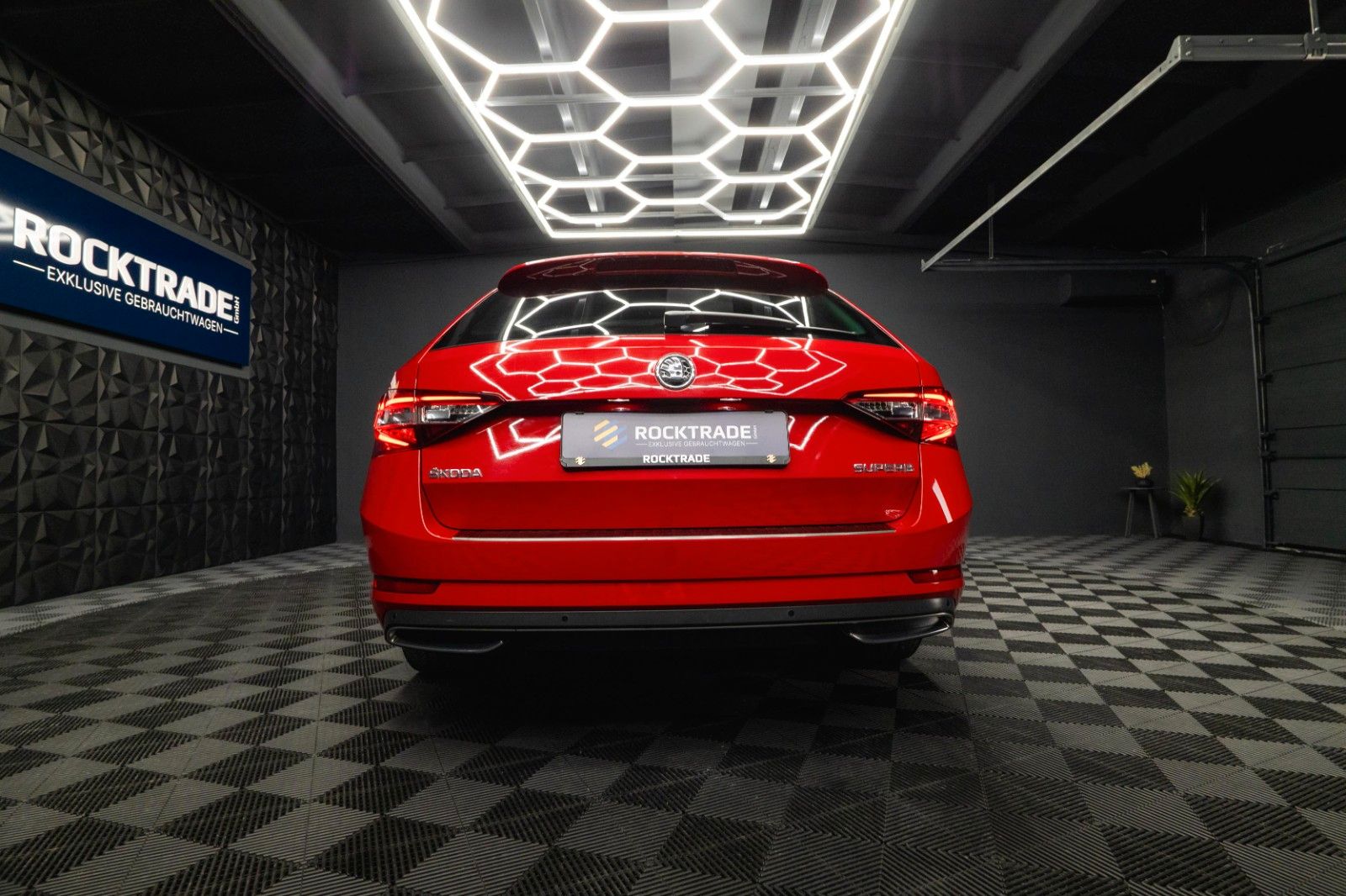 Fahrzeugabbildung SKODA Superb 1.8 TSI Combi Sportline | DAB | Alcantara