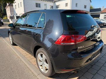 Volkswagen Golf - 10