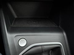 Fahrzeugabbildung Volkswagen Golf VIII Lim. Life Navi Massage Sitzh ACC Lane