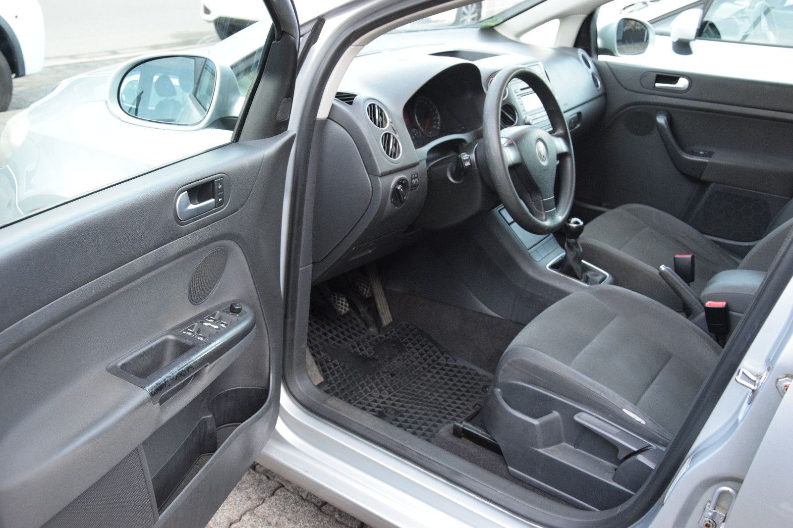 Fahrzeugabbildung Volkswagen Golf Plus V Comfortline 2. Hand Klima