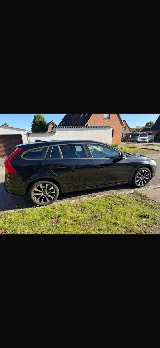 Volvo V60 2011 — вигляд ззаду