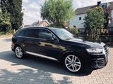 Audi Q7, S-line, Pano, AhK, 21 Zoll, 7 Plätze,schwarz - Audi Q7 von privat