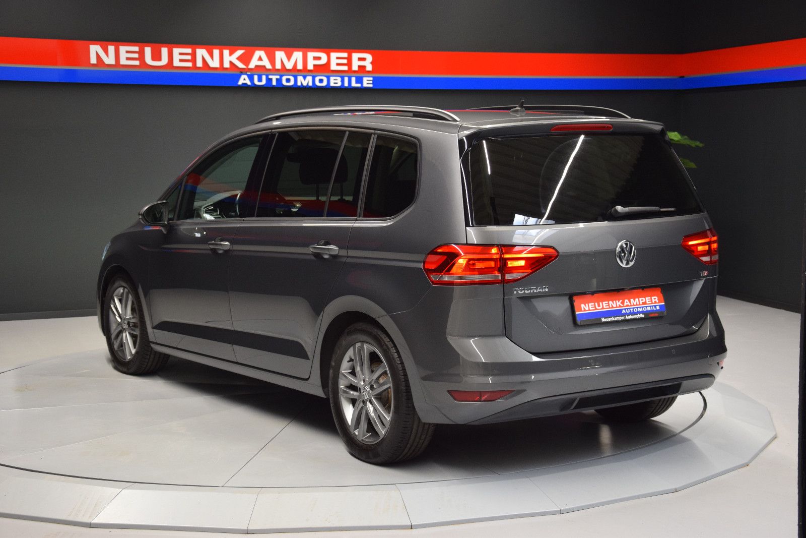 Fahrzeugabbildung Volkswagen Touran Comfortline 7-Sitzer Massage LED Kamera