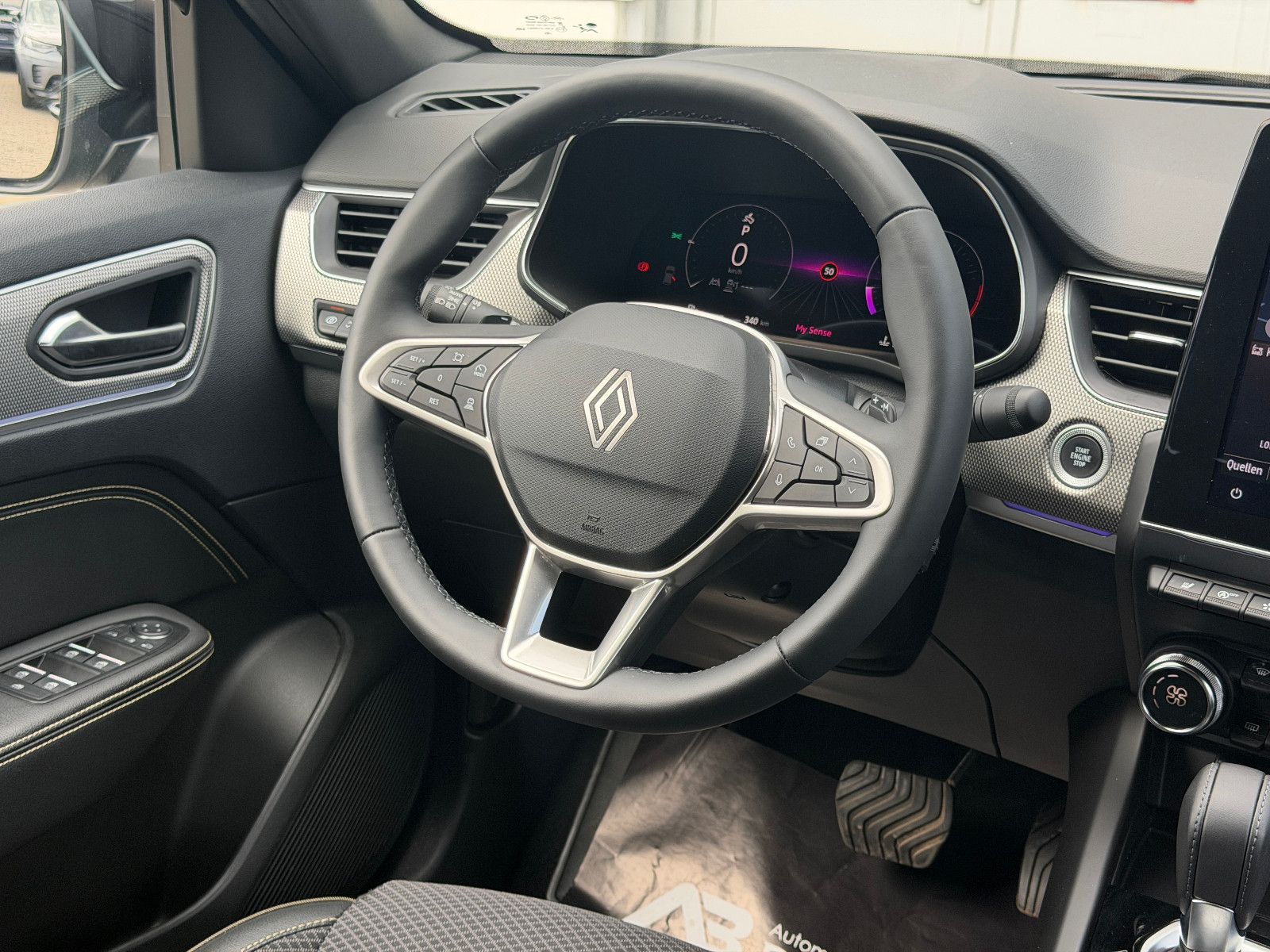 Fahrzeugabbildung Renault Arkana Techno/KAMERA/AMBIENTE/KAMERA/LEDER/ACC