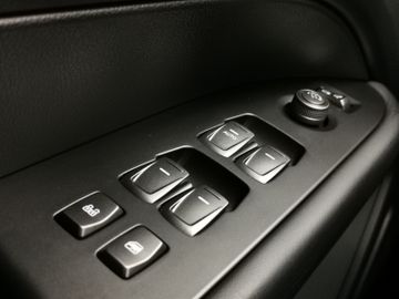 Ssangyong New Grand Musso 2,2D 4x4 Leder el.Sitz Schiebed.