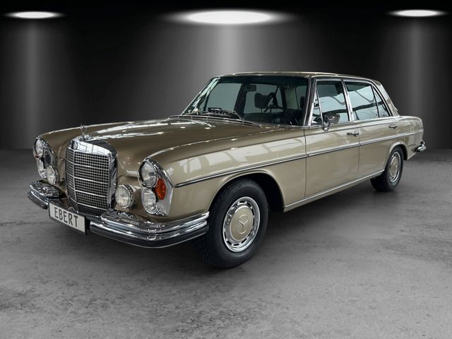 Mercedes-Benz 300 SEL 6.3 V8 W109 6150 OF 6525