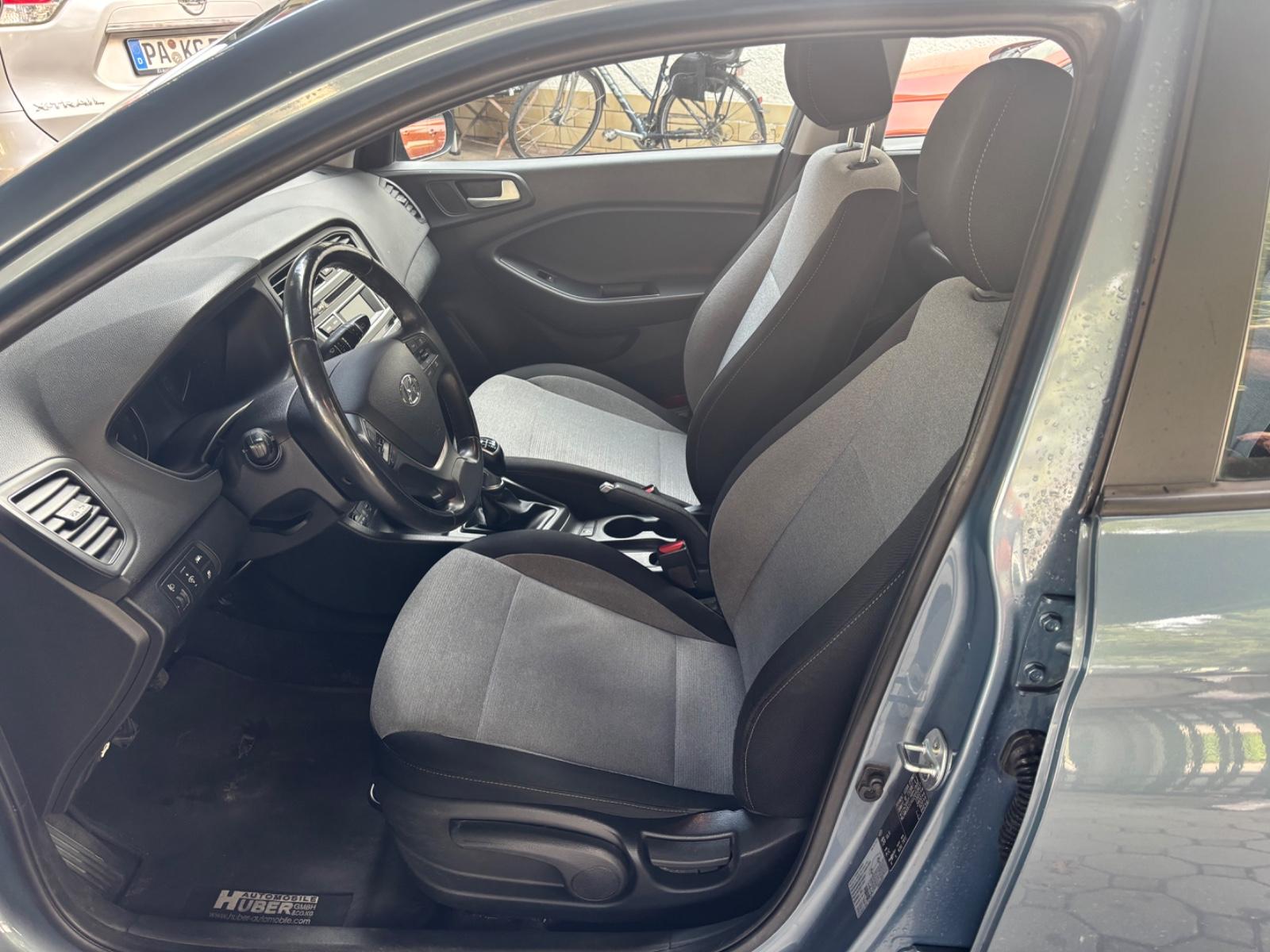 Hyundai i20 2015 — photo 8