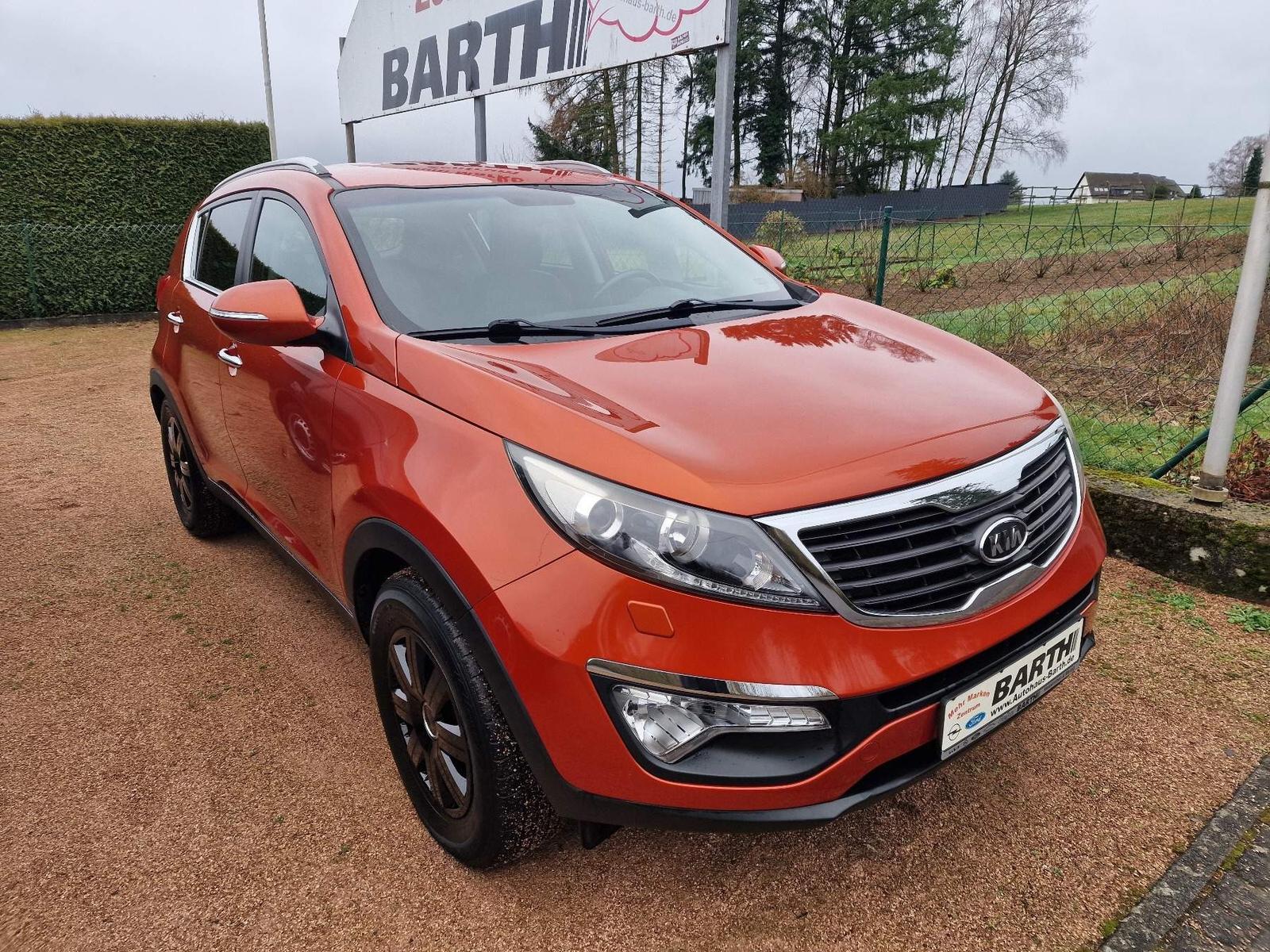 Kia Sportage Spirit 2WD, AHK, 8-fach bereift
