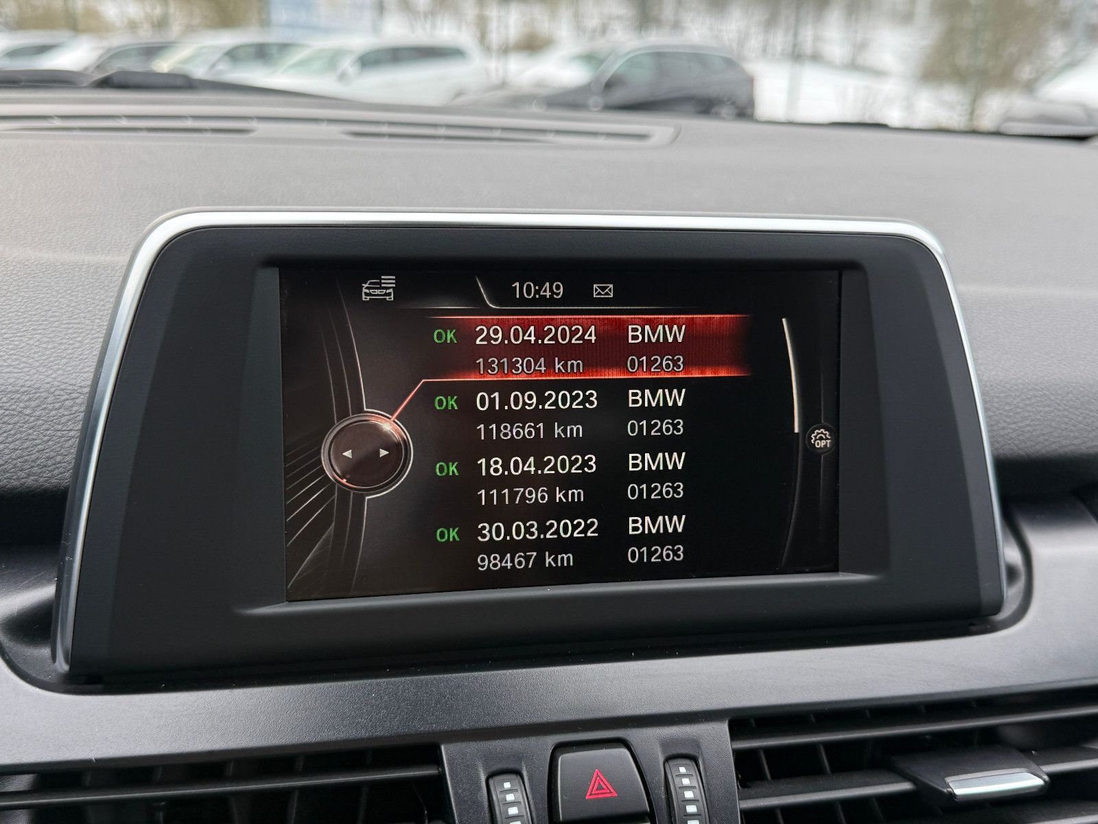 Fahrzeugabbildung BMW 218i Gran Tourer Advantage Aut AHK GRA PDC SHZ