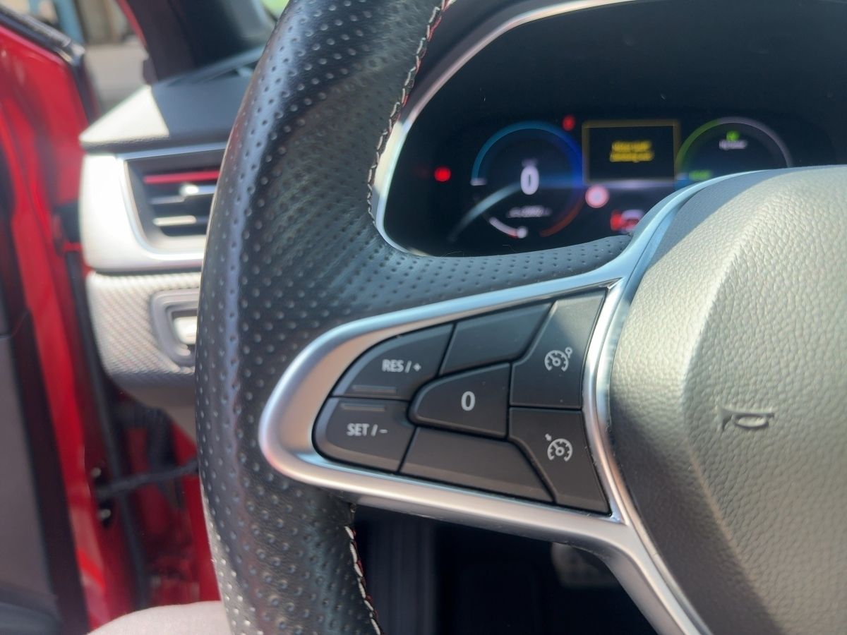 Fahrzeugabbildung Renault Captur R.S. LINE E-TECH Plug-in 160