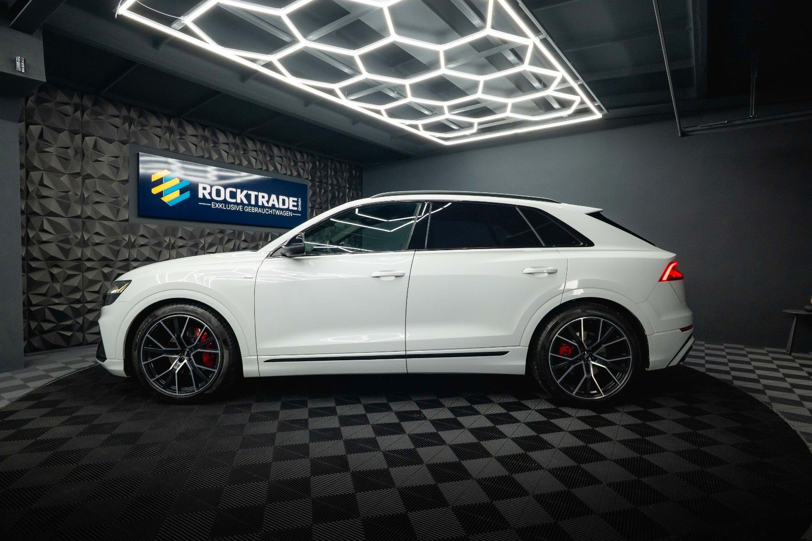 Fahrzeugabbildung Audi Q8 55 TFSI quattro S-Line Plus *ACC*Head Up*22'