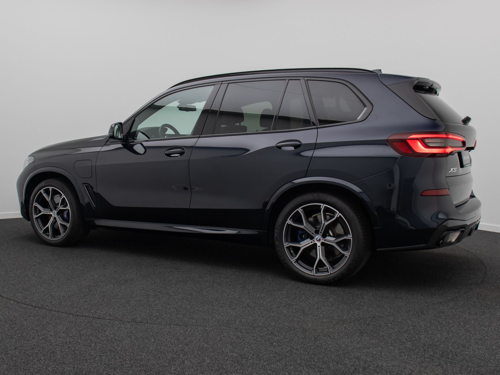 Fahrzeugabbildung BMW X5 xD45e M Sport Laser DAB HUD Komfort 21Zoll