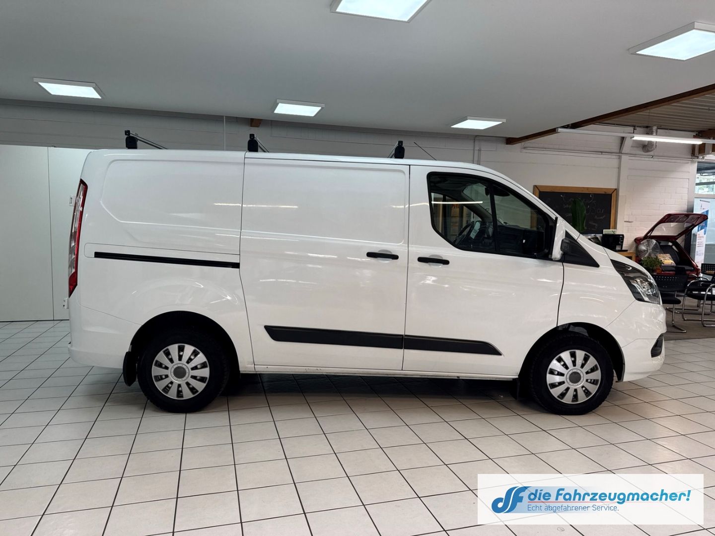 Fahrzeugabbildung Ford Transit Custom Kasten 300 L1 Trend Notbremsass.