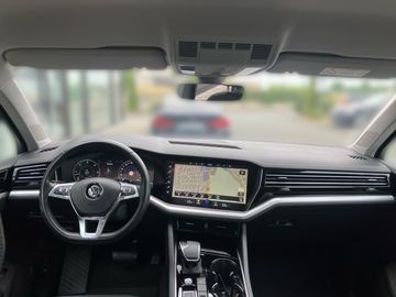 Volkswagen Touareg - 10