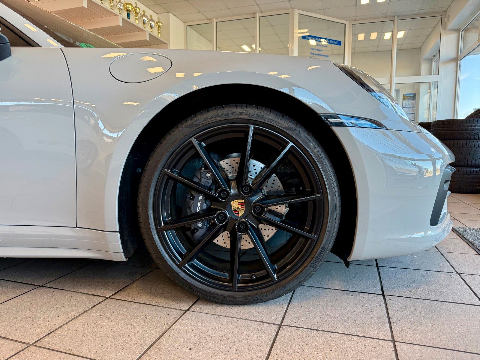 Fahrzeugabbildung Porsche 911 992 Carrera Cabrio SportDesign / Sportabgas