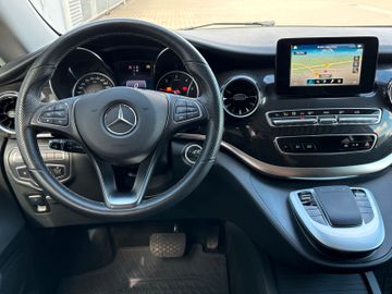 Mercedes V 220 - 10