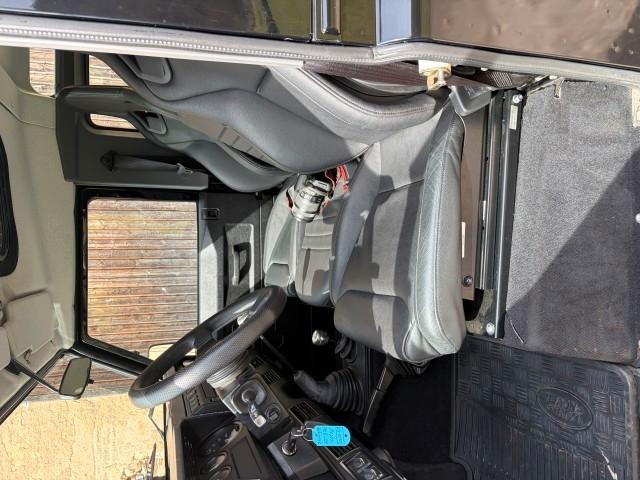 Land Rover Defender SE