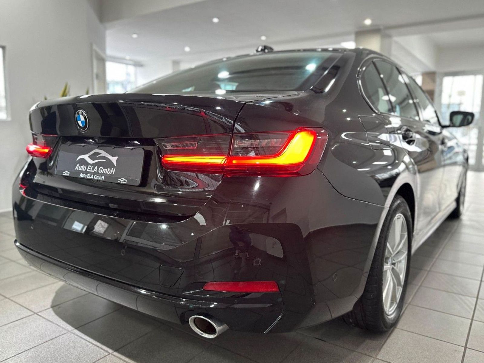 BMW 318 i Limousine 1.Hand|Kamera|Navi|LED|Memory foto 10