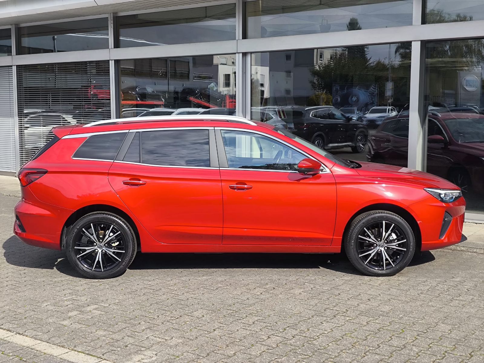 Fahrzeugabbildung MG 5 61 KWH Luxury NAVI+LEDER+SHZ+LED+DAB+ACC+360°