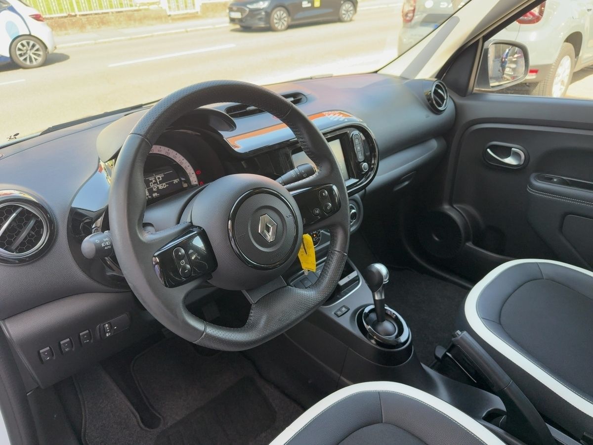 Fahrzeugabbildung Renault Twingo E-TECH 100% el. URBAN NIGHT SHZ KAM NAVI