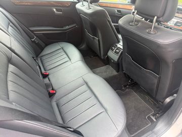 Mercedes E 250 - 8