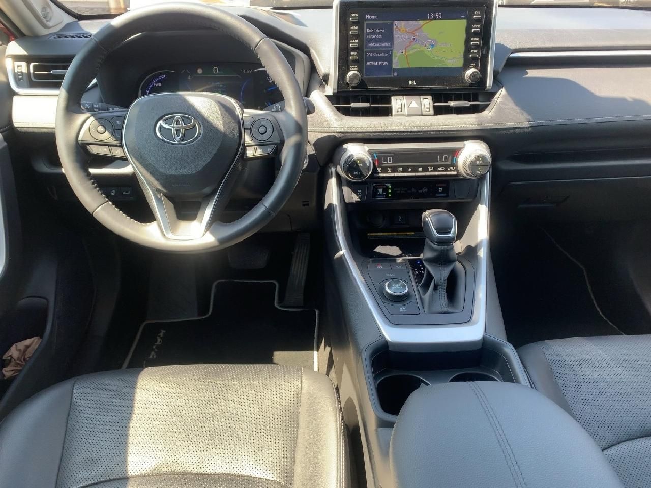 Fahrzeugabbildung Toyota RAV 4 2,5l Hybrid 4x4 Lounge