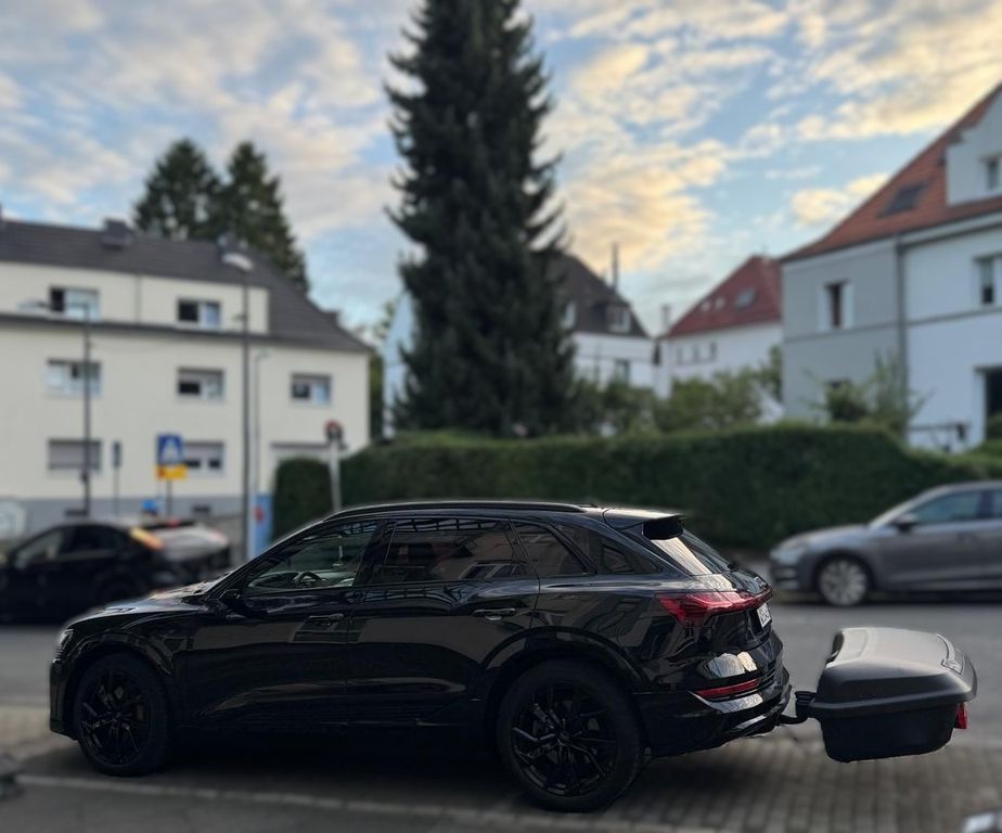 Image of Audi e-tron