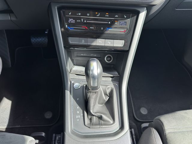 Touran 2.0 TDI Comfortline DSG NAVI ACC STANDHZ